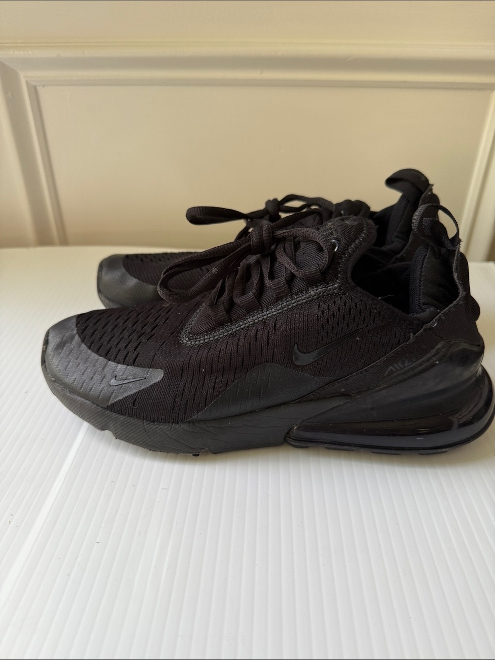 Nike Air 270 Black Women's Athletic Sneakers Size 8 EU 39
